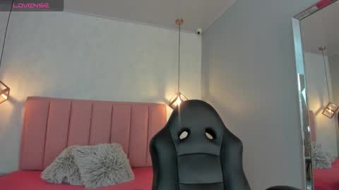 Snapshot of sunnycyrus chatting on September 27, 2025, 12:32 pm S U N N Y online show from September 27, 2025, 12:32 pm