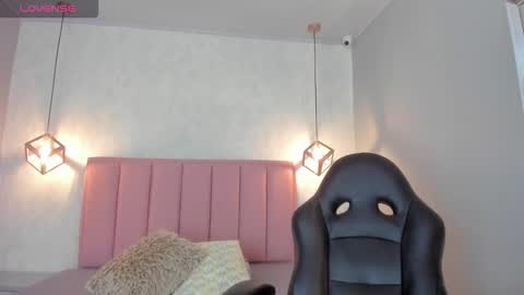 Snapshot of sunnycyrus chatting on November 8, 2025, 12:27 pm S U N N Y online show from November 8, 2025, 12:27 pm