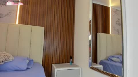 Snapshot of sunnycyrus chatting on November 21, 2025, 2:49 pm S U N N Y online show from November 21, 2025, 2:49 pm