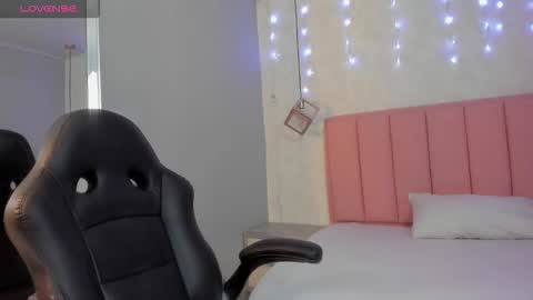 Snapshot of sunnycyrus chatting on December 16, 2025, 7:30 pm S U N N Y online show from December 16, 2025, 7:30 pm