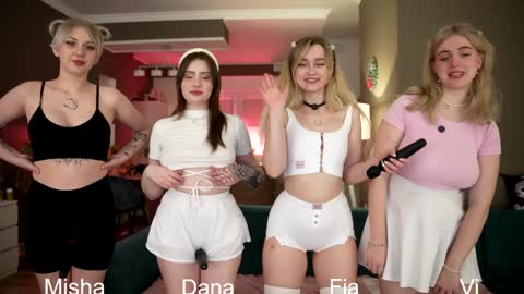 Snapshot of sunnyfia chatting on January 5, 2025, 2:17 am Fia - TG - Mia - Alice - online show from January 5, 2025, 2:17 am