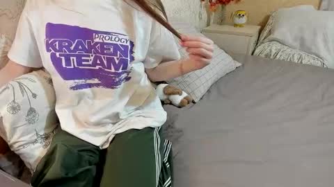Alina   Streams Mon to Fri online show from November 12, 2025, 1:00 pm