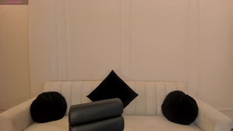 Snapshot of sunnyrivers_ chatting on June 11, 2026, 6:39 pm Sunny Rivers online show from June 11, 2026, 6:39 pm