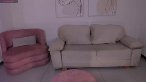 Snapshot of sunnyrivers_ chatting on June 21, 2026, 5:15 pm Sunny Rivers online show from June 21, 2026, 5:15 pm