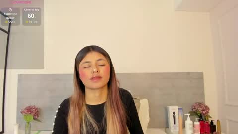 sunnywhitee online show from April 23, 2026, 7:16 pm