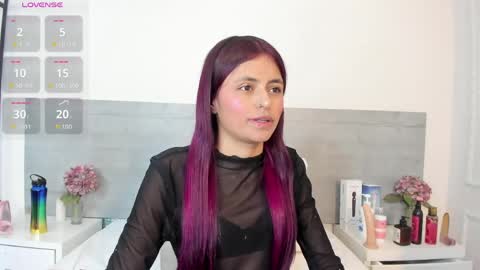 sunnywhitee online show from April 28, 2026, 7:19 pm