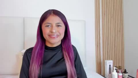 Snapshot of sunnywhitee chatting on May 14, 2026, 7:42 pm sunnywhitee online show from May 14, 2026, 7:42 pm