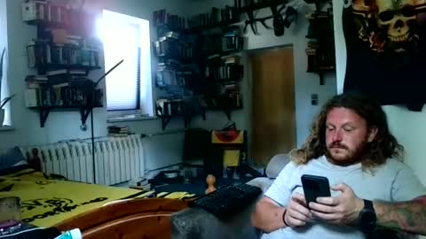 Snapshot of sunr1sa chatting on August 6, 2026, 5:37 pm sunr1sa online show from August 6, 2026, 5:37 pm