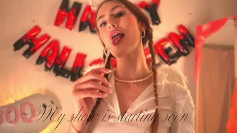 Snapshot of sunrisealice chatting on December 24, 2024, 6:55 am Alice online show from December 24, 2024, 6:55 am