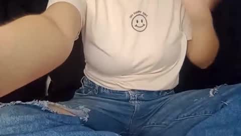 Snapshot of sunshine_days chatting on December 31, 2024, 1:57 am Annie online show from December 31, 2024, 1:57 am