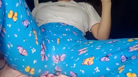 Snapshot of sunshine_days chatting on January 5, 2025, 11:55 pm Annie online show from January 5, 2025, 11:55 pm