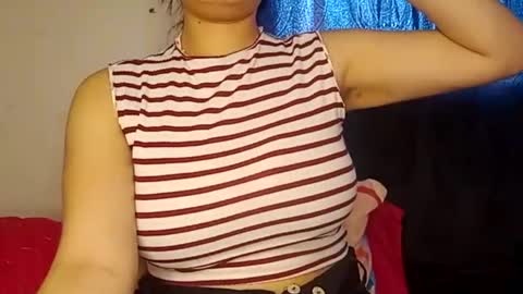 Snapshot of sunshine_days chatting on January 27, 2025, 9:55 pm Annie online show from January 27, 2025, 9:55 pm