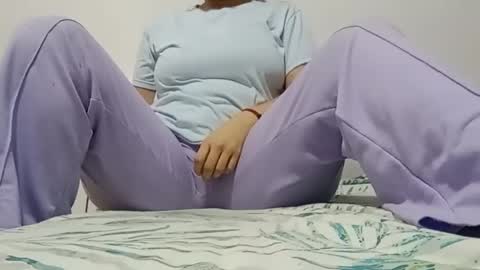 Snapshot of sunshine_days chatting on November 10, 2025, 5:45 pm Annie online show from November 10, 2025, 5:45 pm