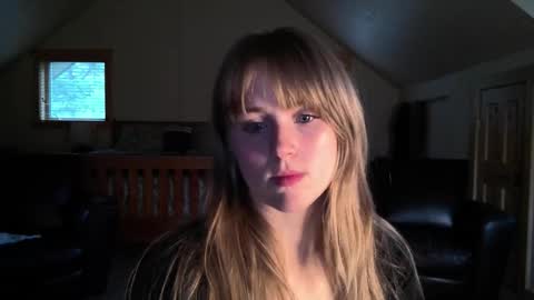 Snapshot of sunshine_pixie chatting on November 21, 2025, 11:36 pm Sunray online show from November 21, 2025, 11:36 pm
