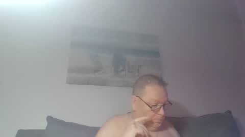 Sunspotbaby online show from November 5, 2025, 10:32 pm