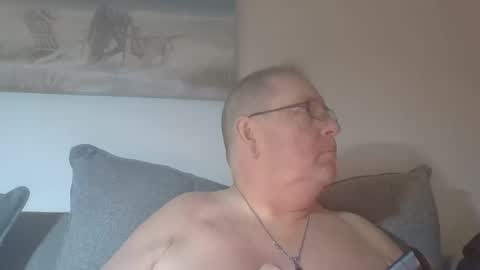 Sunspotbaby online show from November 7, 2025, 5:18 am