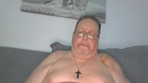 Snapshot of sunspotbaby chatting on July 16, 2026, 10:38 pm Sunspotbaby online show from July 16, 2026, 10:38 pm
