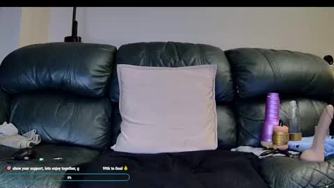 Snapshot of superduty5speed chatting on November 5, 2025, 5:07 am Thomas online show from November 5, 2025, 5:07 am