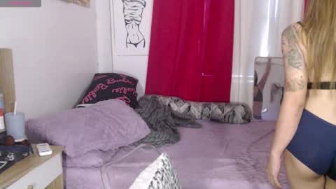 Snapshot of superhotvaleria chatting on November 11, 2025, 1:49 am Im val online show from November 11, 2025, 1:49 am