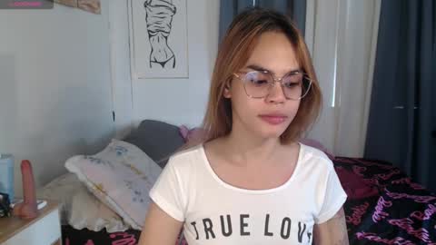 Snapshot of superhotvaleria chatting on November 24, 2025, 5:29 am Im val online show from November 24, 2025, 5:29 am