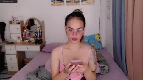 Snapshot of superhotvaleria chatting on May 19, 2026, 5:52 pm Im val online show from May 19, 2026, 5:52 pm