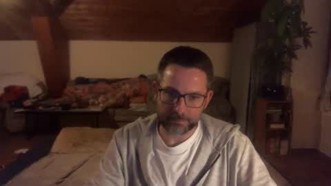 Snapshot of supersquirrel81 chatting on December 15, 2025, 7:18 pm supersquirrel81 online show from December 15, 2025, 7:18 pm