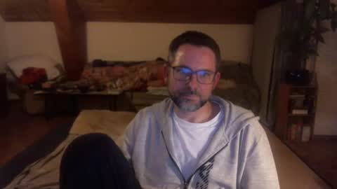 Snapshot of supersquirrel81 chatting on December 17, 2025, 6:14 pm supersquirrel81 online show from December 17, 2025, 6:14 pm