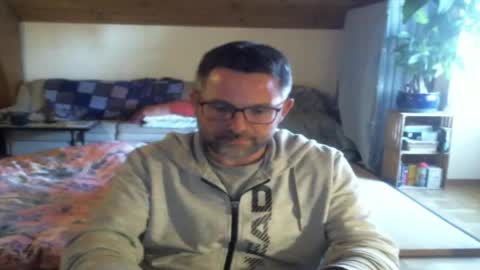 supersquirrel81 online show from April 22, 2026, 5:14 pm