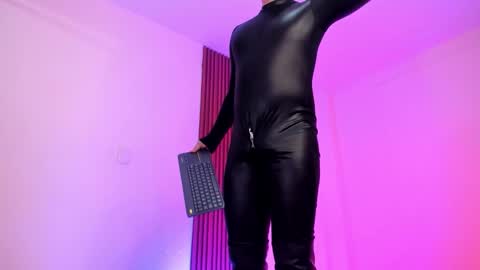 llllSupra llll online show from November 29, 2025, 8:01 pm