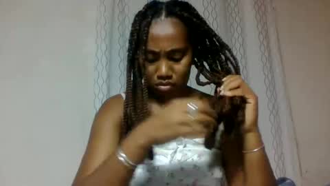 Snapshot of surbelle chatting on June 4, 2026, 4:35 pm surbelle online show from June 4, 2026, 4:35 pm