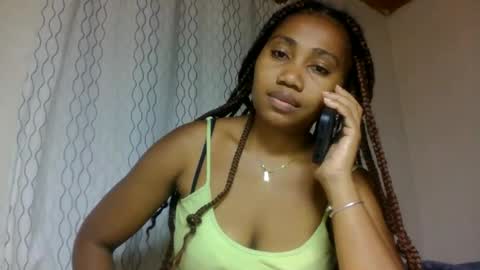 Snapshot of surbelle chatting on June 7, 2026, 9:02 am surbelle online show from June 7, 2026, 9:02 am