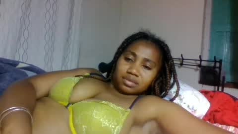 Snapshot of surbelle chatting on June 14, 2026, 10:34 pm surbelle online show from June 14, 2026, 10:34 pm