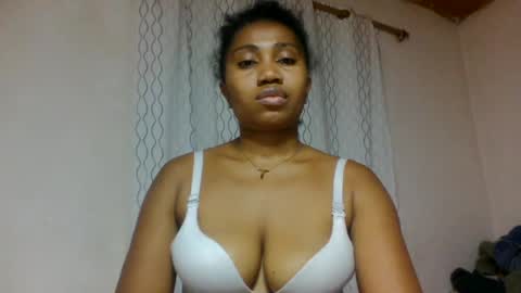 Snapshot of surbelle chatting on June 16, 2026, 8:44 pm surbelle online show from June 16, 2026, 8:44 pm