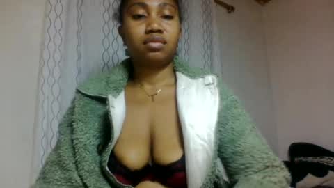 Snapshot of surbelle chatting on June 19, 2026, 6:40 am surbelle online show from June 19, 2026, 6:40 am