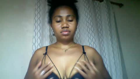 Snapshot of surbelle chatting on June 20, 2026, 7:38 pm surbelle online show from June 20, 2026, 7:38 pm