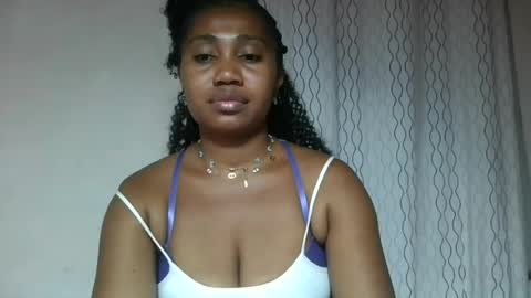 Snapshot of surbelle chatting on June 30, 2026, 11:17 pm surbelle online show from June 30, 2026, 11:17 pm