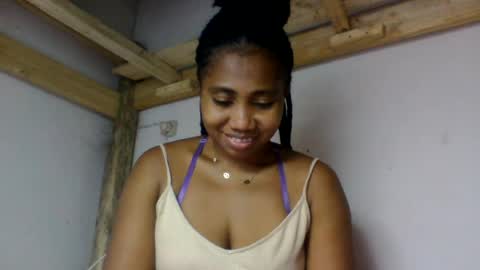 Snapshot of surbelle chatting on July 14, 2026, 10:32 am surbelle online show from July 14, 2026, 10:32 am