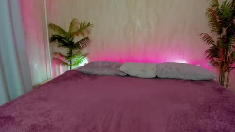 Snapshot of susan__clark chatting on December 29, 2024, 1:02 am Annie online show from December 29, 2024, 1:02 am