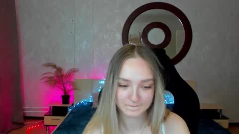 Snapshot of susan__clark chatting on January 20, 2025, 4:10 am Annie online show from January 20, 2025, 4:10 am