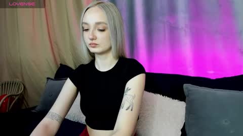 Snapshot of susan__clark chatting on February 25, 2025, 1:09 am Annie online show from February 25, 2025, 1:09 am