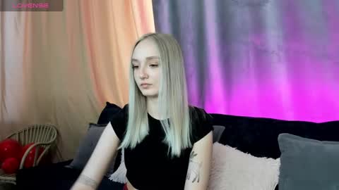 Snapshot of susan__clark chatting on February 25, 2025, 4:14 am Annie online show from February 25, 2025, 4:14 am