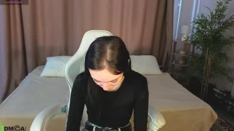 Annie online show from April 28, 2026, 1:15 am