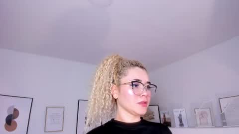 susan_blond online show from July 28, 2026, 6:20 pm