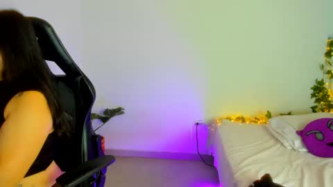 Dani online show from June 25, 2026, 5:28 pm