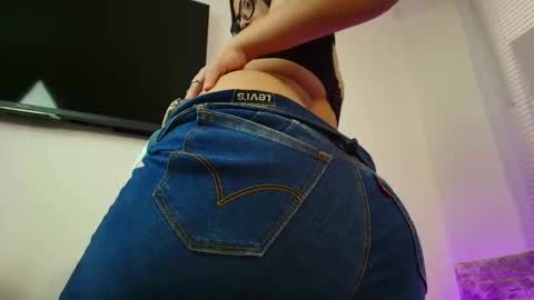 Snapshot of susana_hank chatting on May 20, 2026, 9:21 pm susana online show from May 20, 2026, 9:21 pm