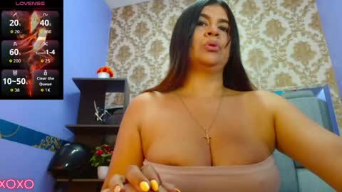 Snapshot of susana_hicks chatting on June 1, 2026, 12:51 pm S U S A N A online show from June 1, 2026, 12:51 pm