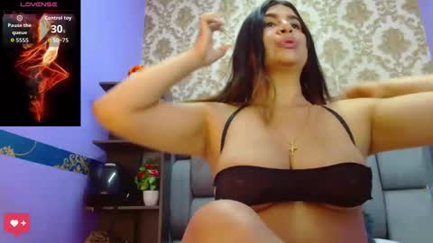 Snapshot of susana_hicks chatting on June 9, 2026, 1:01 pm S U S A N A online show from June 9, 2026, 1:01 pm