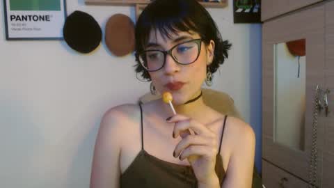 Snapshot of susana_w chatting on October 17, 2025, 9:50 pm susana_w online show from October 17, 2025, 9:50 pm