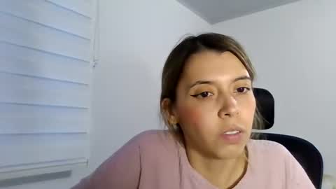 Snapshot of susanaduncann chatting on August 5, 2026, 11:17 pm Susana online show from August 5, 2026, 11:17 pm
