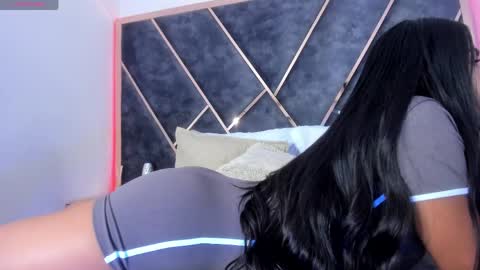 susanahenao online show from April 30, 2026, 6:36 pm